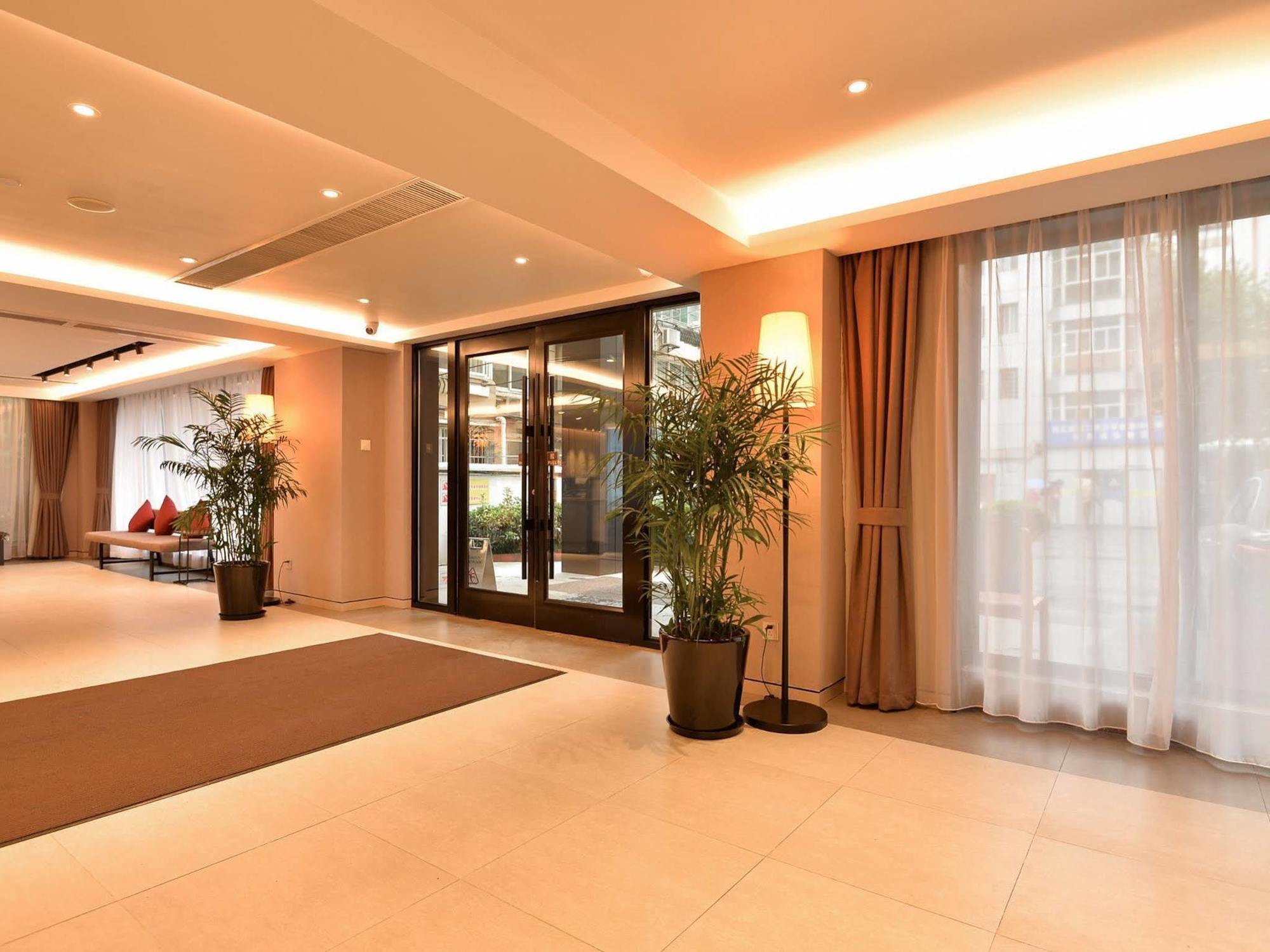 Home Inns Plus Shanghai Xujiahui Branch Exterior foto