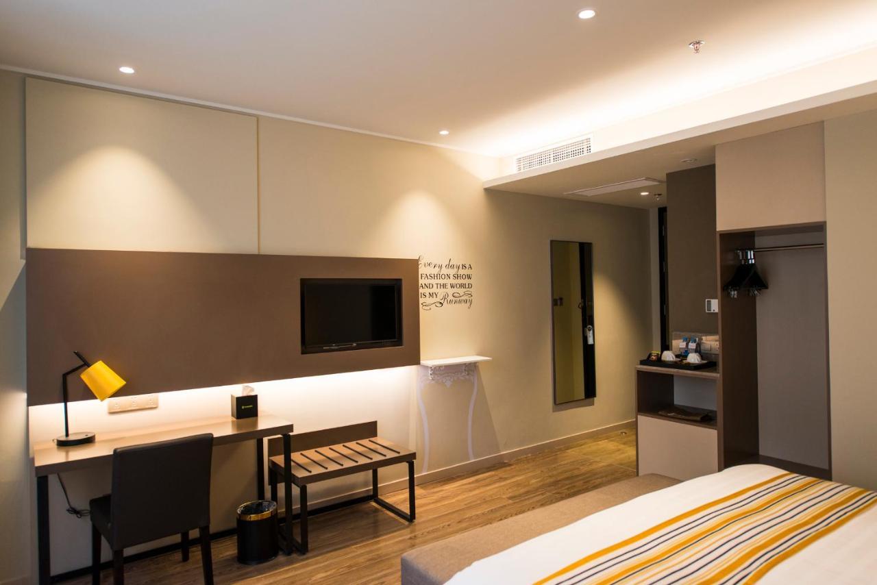 Home Inns Plus Shanghai Xujiahui Branch Exterior foto